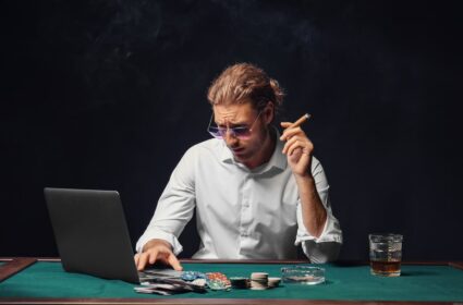 how to make money from poker